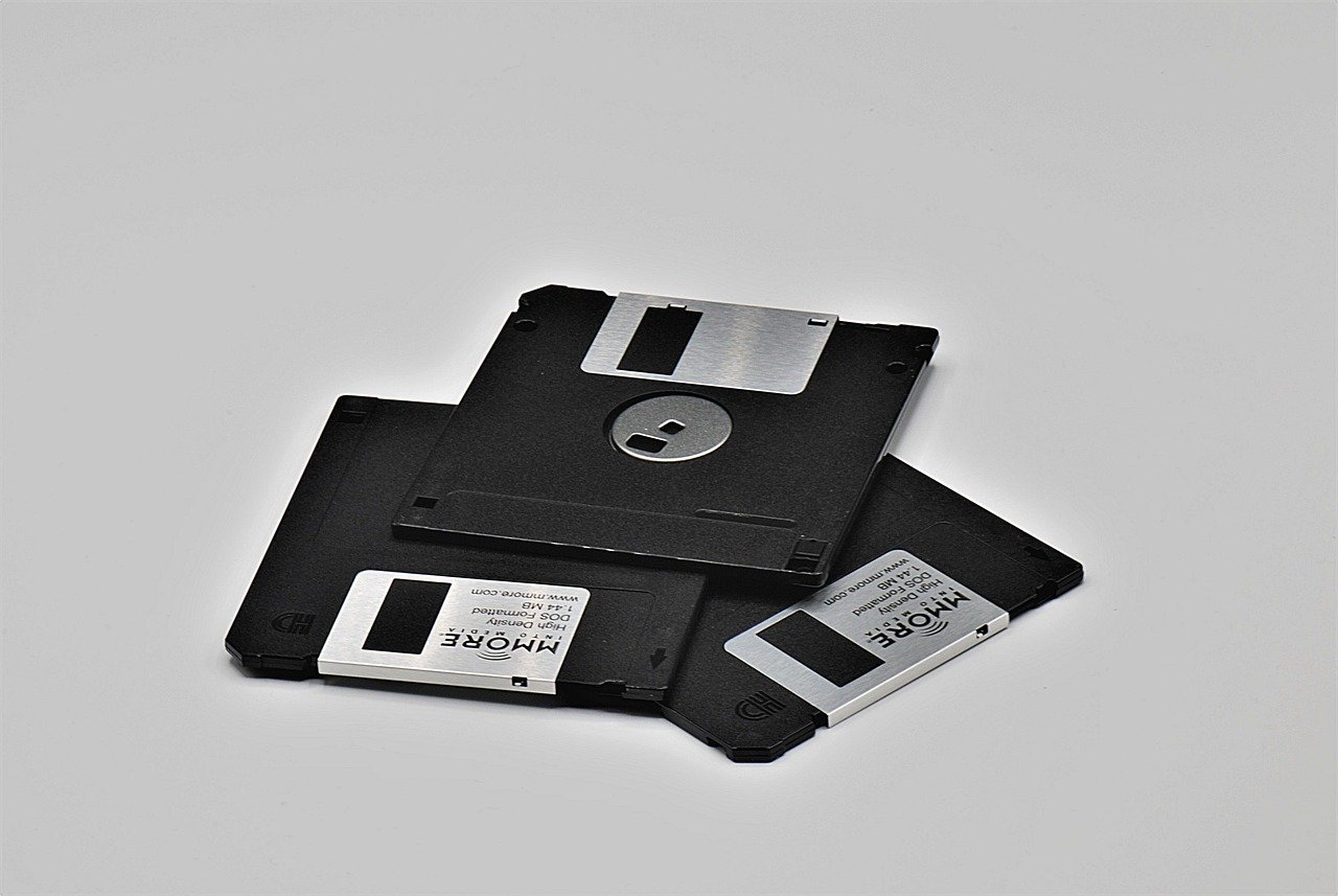 Jak podłączyć pendrive do radia samochodowego